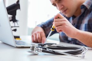 خدمات-تعمیر-لپ-تاپ-در-محل-5